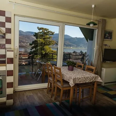 V4 Kilatoterasz Emelet Apartment *